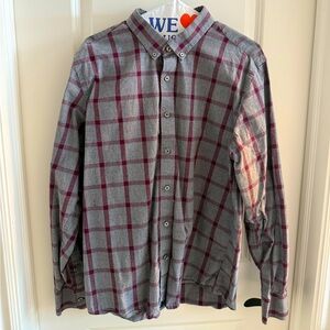UNTUCKit Gray and Red Checkered Men's Shirt